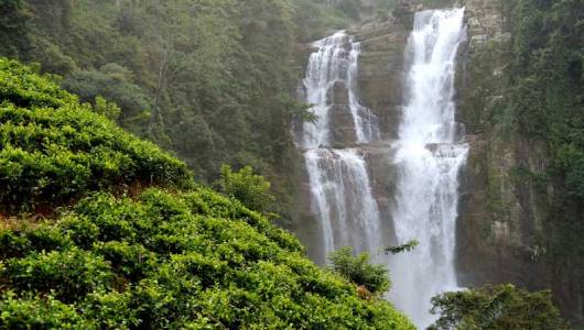 ramboda-waterfall-nuwara-eliya-sri-lanka_800x550